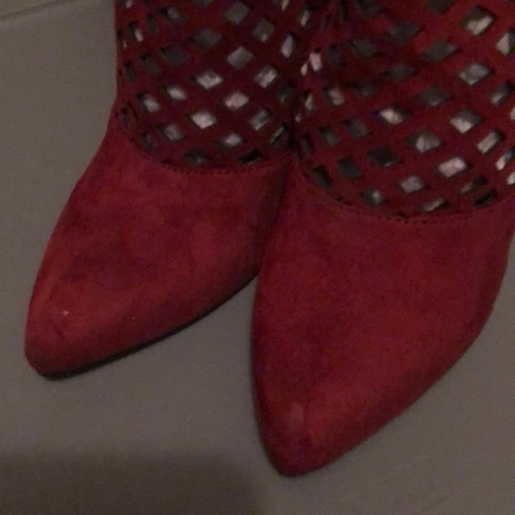 Burgundy peekaboo boots - Picture 3 of 6